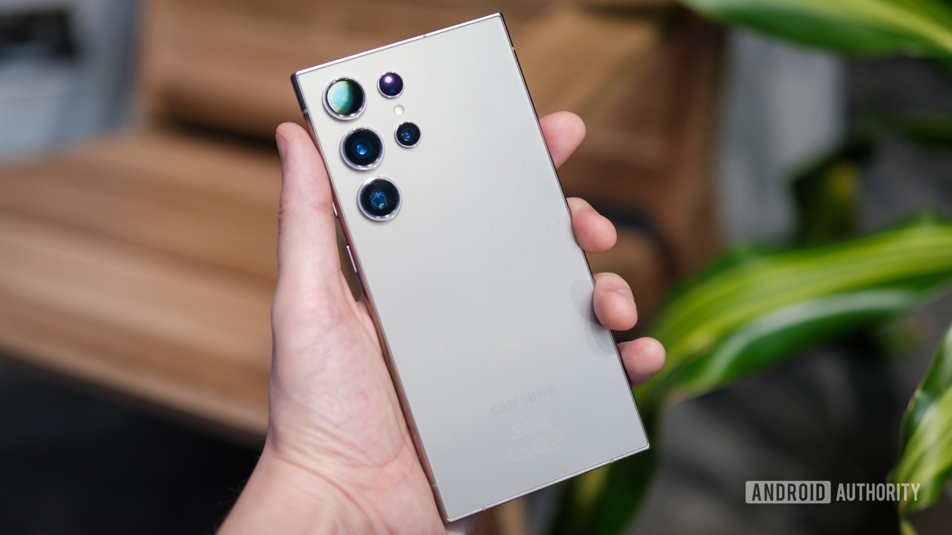Samsung Galaxy phones will get a key calling feature by default with One UI 7