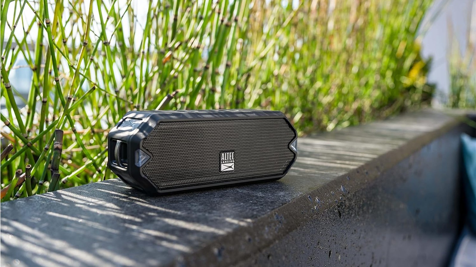 Rare deal: AL HydraBlast Bluetooth speaker drops to $31 for the first time