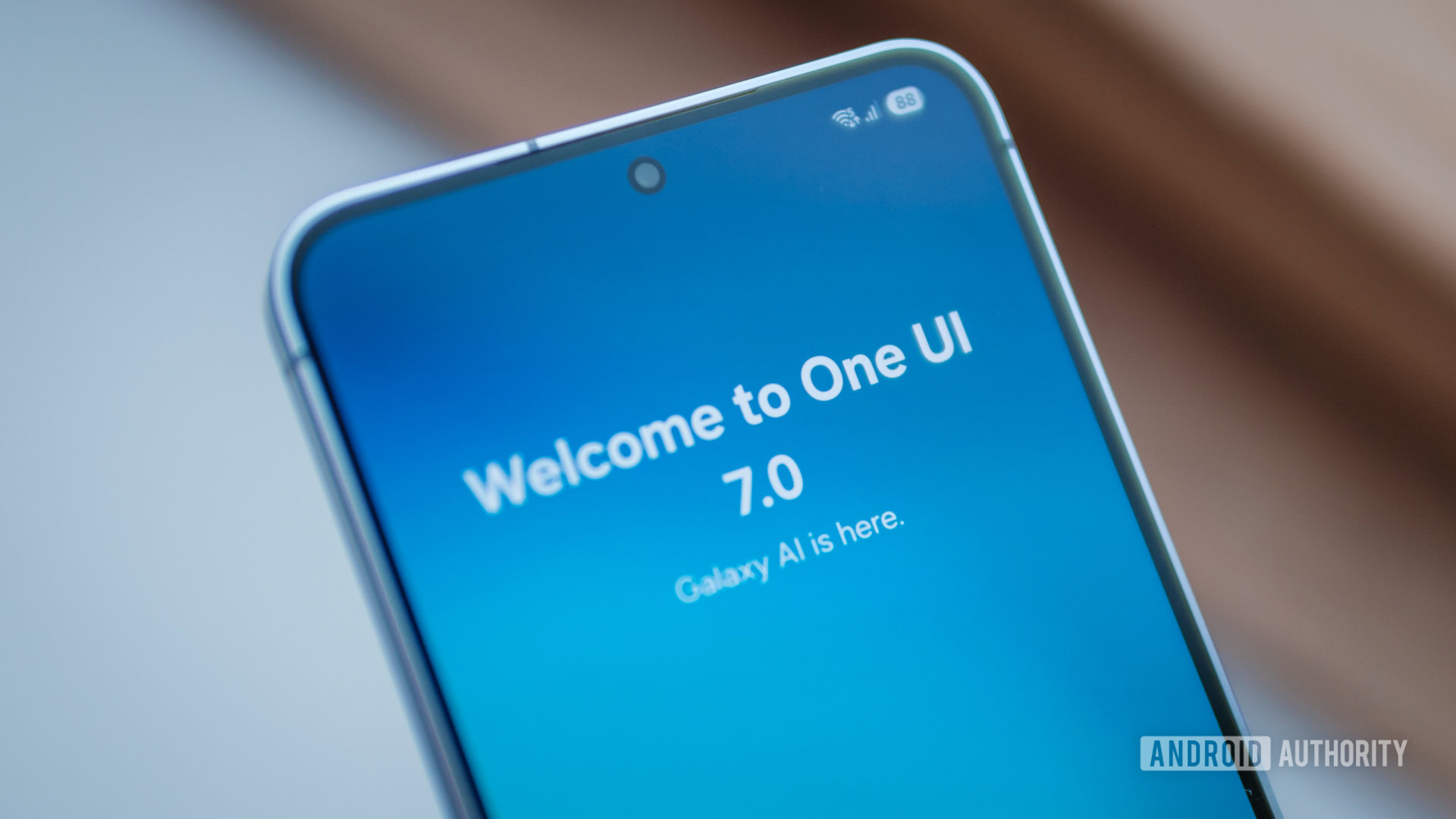 One UI 7 is coming in like an avalanche across Galaxy devices in the US