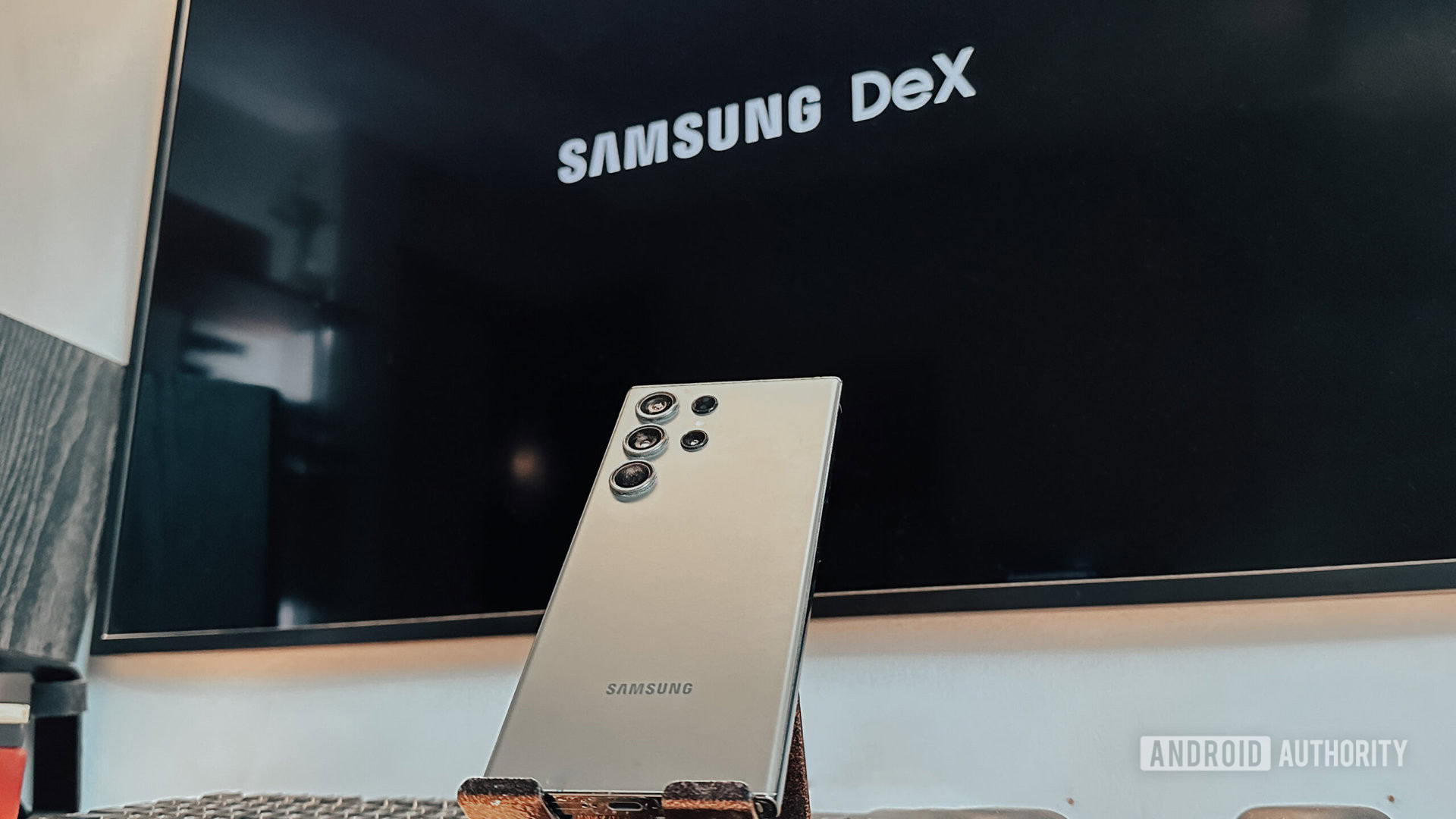 One UI 8 leak suggests Samsung DeX could borrow a lot from Android 16’s desktop mode