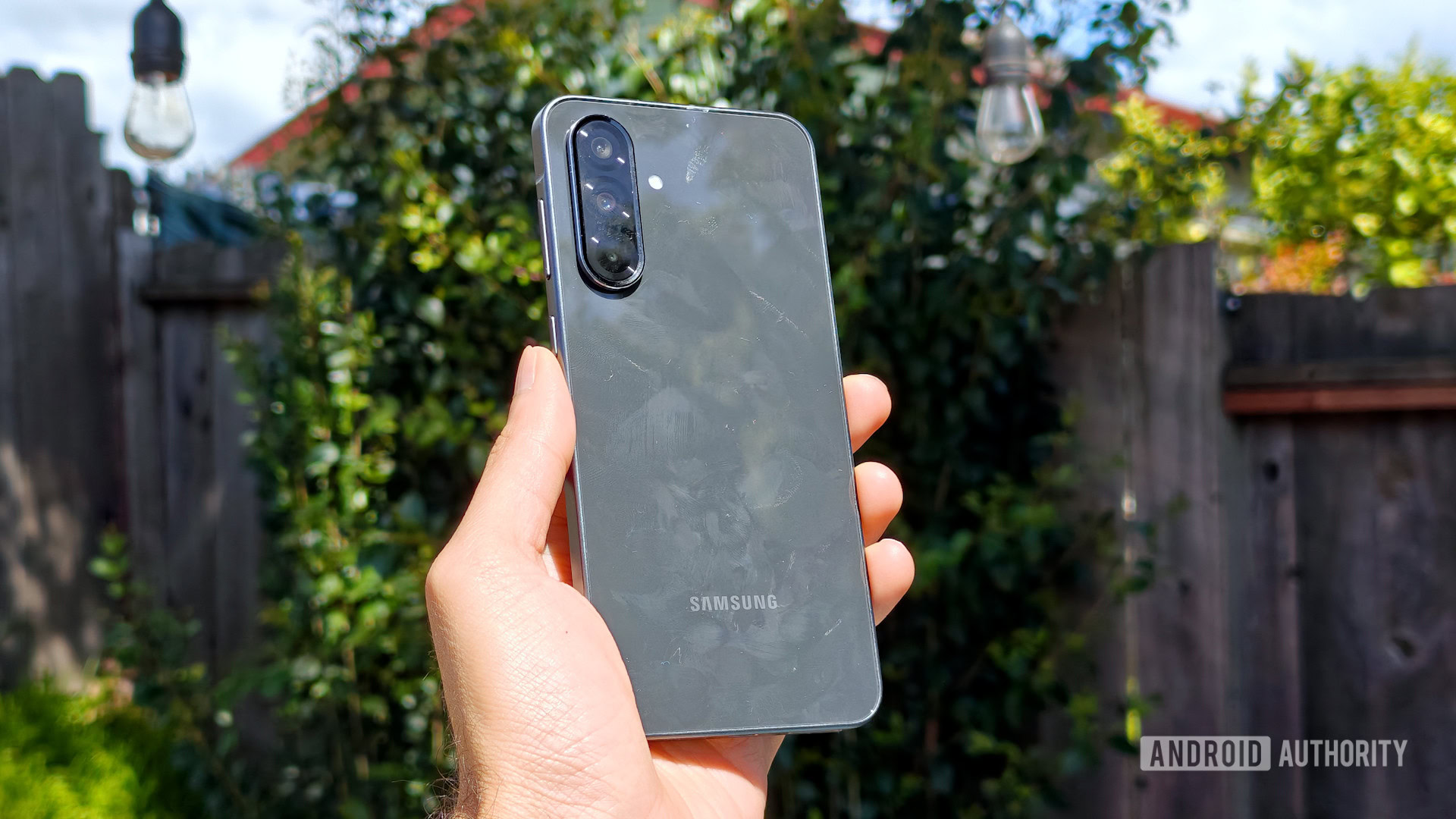 Samsung just made customer support easier for all Galaxy phone owners