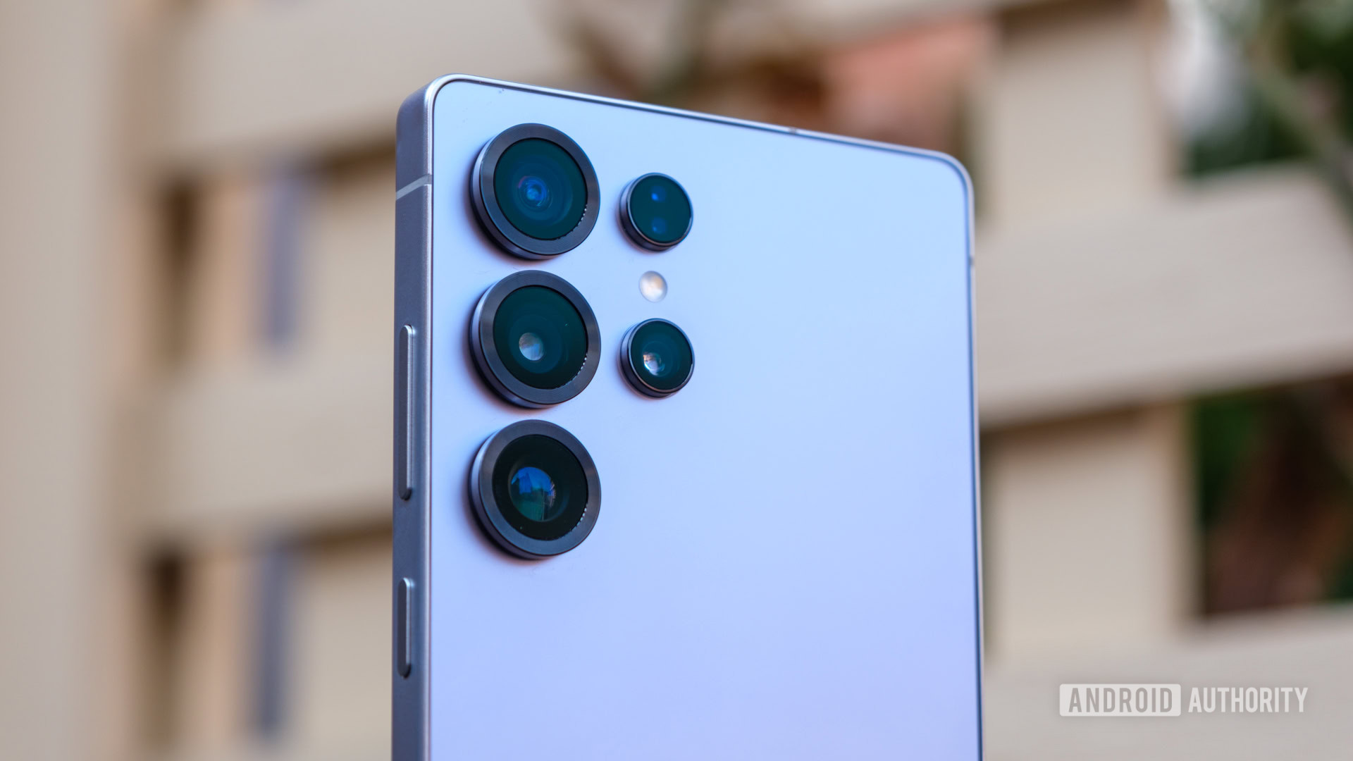 I tested four camera phones and the Samsung Galaxy S25 still has a shutter lag problem