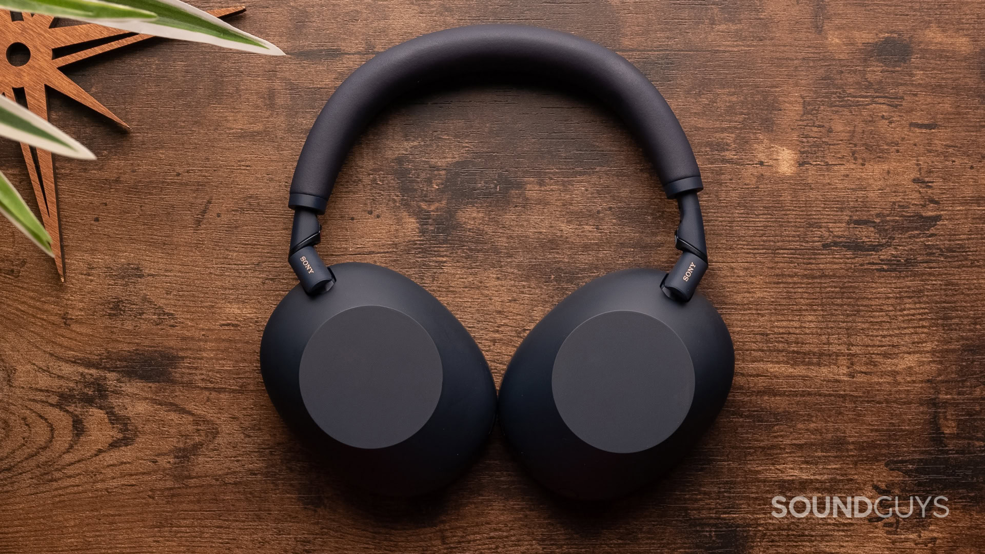 Sony’s new XM6 headphones are surprisingly easy to repair, even for battery replacements