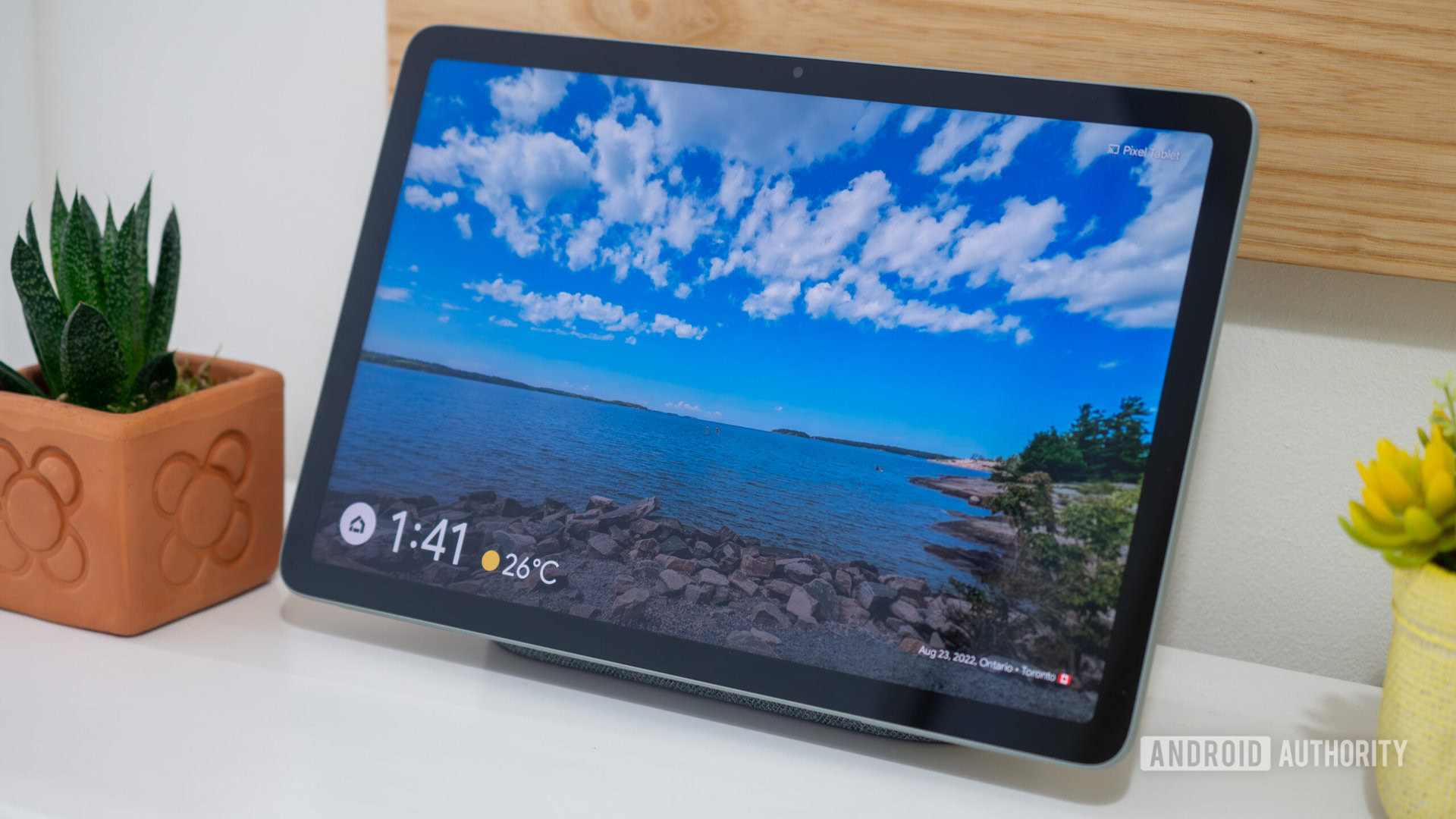 Android 16 QPR1 Beta 1 brings lock screen clock customization to Pixel Tablet