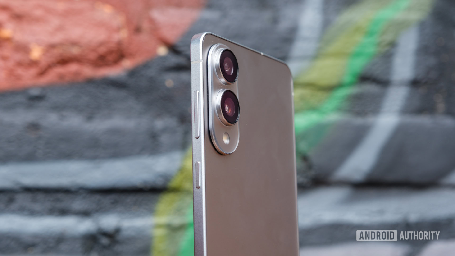 Samsung tries to justify the Galaxy S25 Edge’s shortcomings